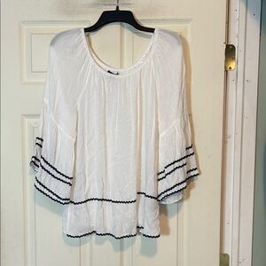 Unique Spectrum White and Navy Blue Bell Sleeve Top Scalloped Trim Size Large